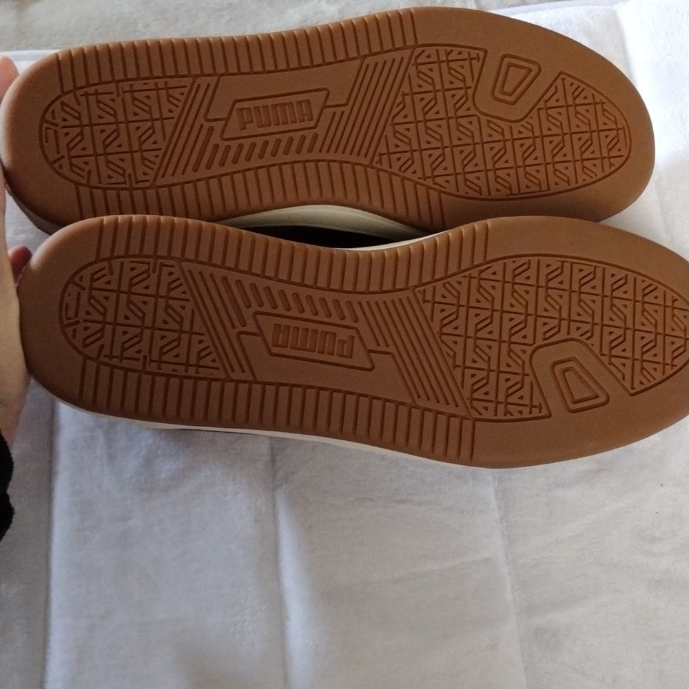 Puma Brown and Cream Herringbone Low-Top Sneakers - Picture 9 of 9
